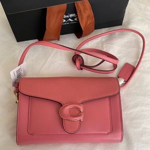 NWT Pink Coach Purse 👛 with tags and original packaging. Crossbody or clutch.